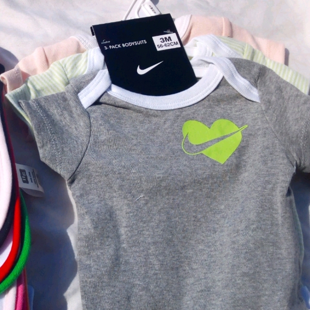 Nike baby bodysuit pack